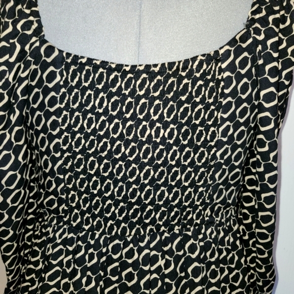 Geo babydoll dress in size Large NWT - Picture 9 of 14